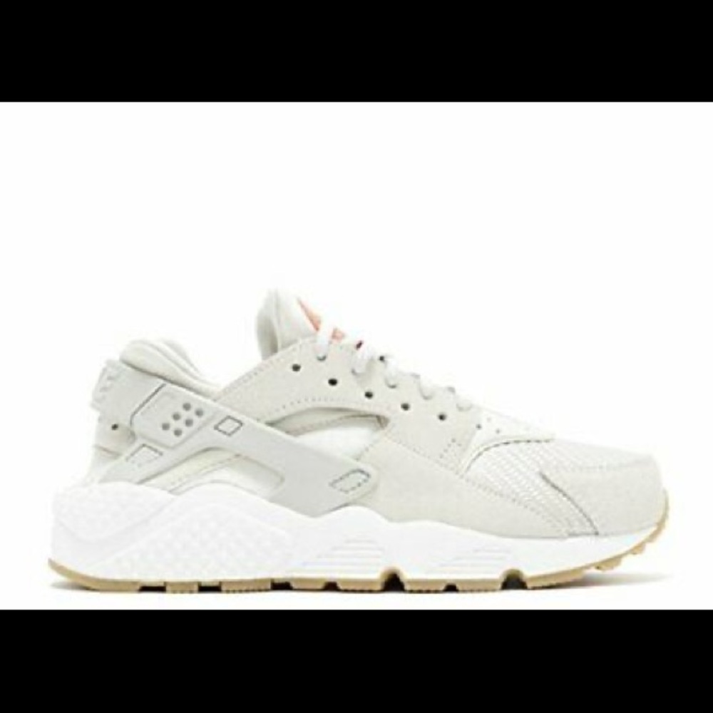 Nike Women's Air Huarache shoes